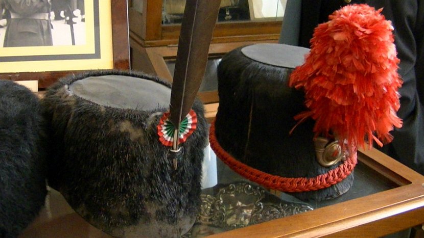 2° raduno a Salerno dal 28 al 29 settembre 2012 - foto...045 - visitiamo  il Museo della Caserma